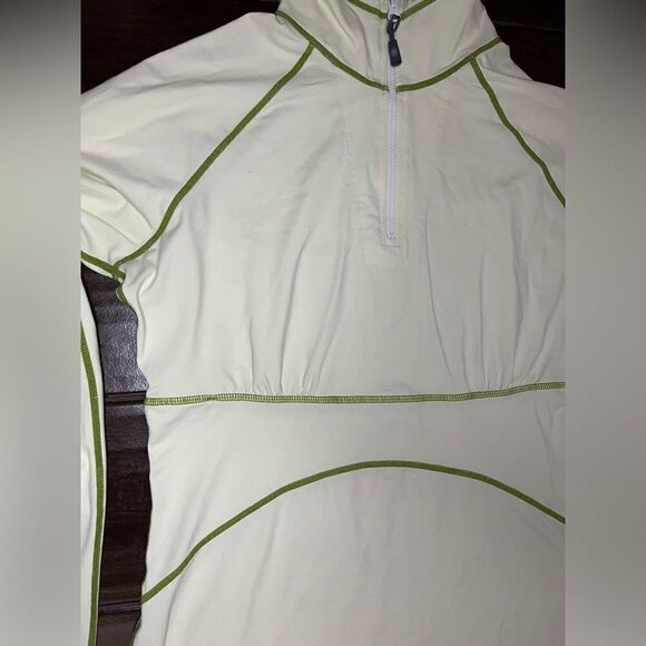 Athleta pale green running 1/4 zip long sleeved shirt sz small - Picture 4 of 8